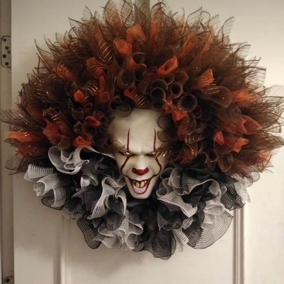 Pennywise deco mesh wreath